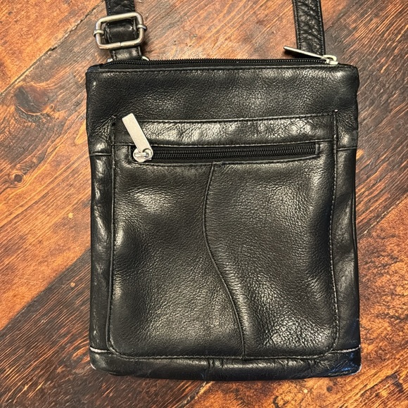 Vintage Genuine Leather Crossbody Black Bag Made in Columbia - Picture 2 of 12